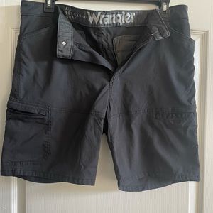 Men’s cargo shorts